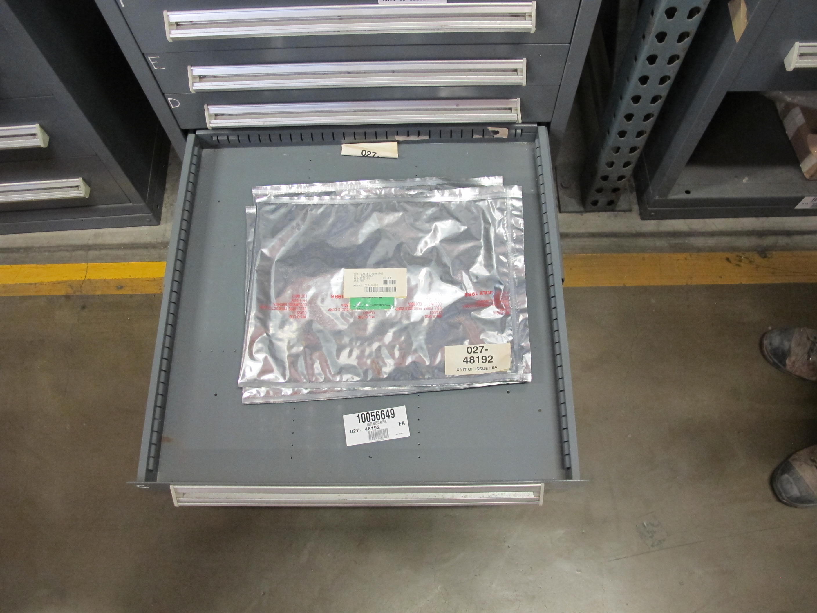 STANLEY VIDMAR HEAVY DUTY 11-DRAWER PARTS CABINET W/ CONTENTS (W-50) LOADING & HANDLING FEE $25-